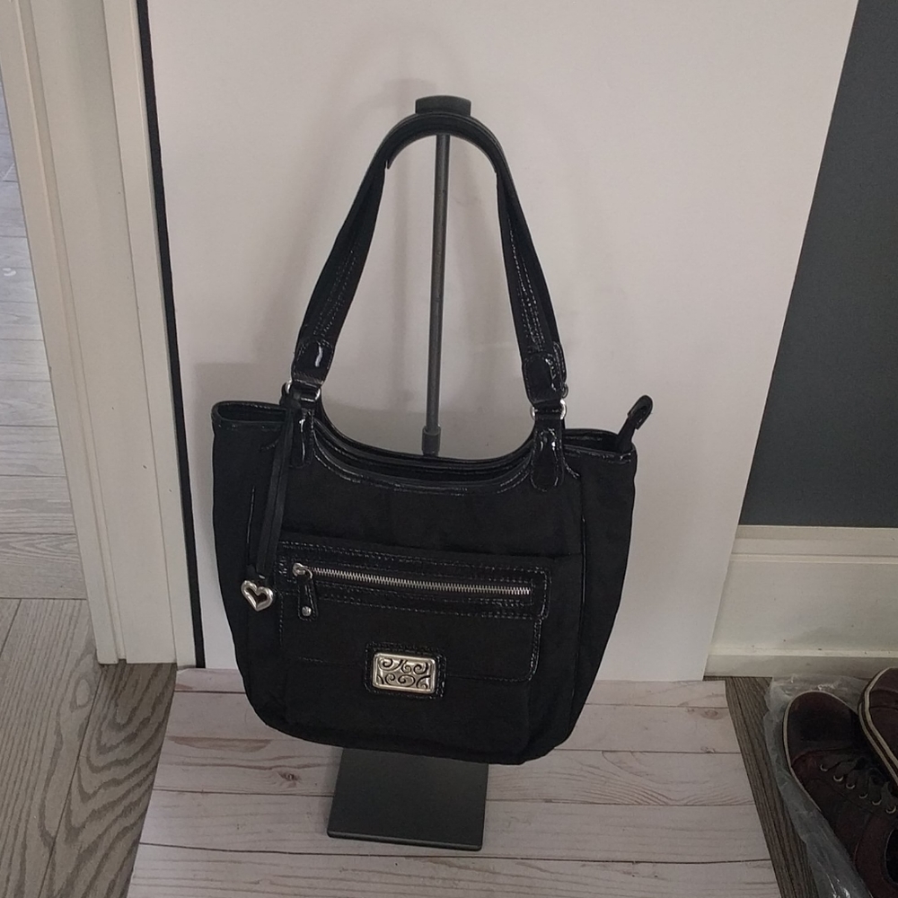🌸🍀 Beautiful black bag by Brighton 👠🌸🍀🍀